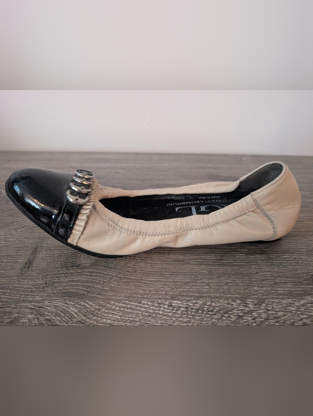 AGL Women's 2 Tone Ballet Flats With Buckle Detail - Picture 5 of 7